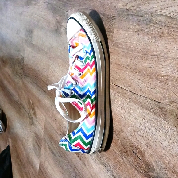 Converse - Picture 2 of 4